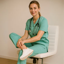 Lade das Bild in den Galerie-Viewer, VivaCare+ ergonomische & rutschfeste Schmerzlinderungs-Schuhe für lange Schichten