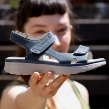 Lade das Bild in den Galerie-Viewer, OrthoKlara - ergonomische, schmerzlindernde & rutschfeste Sandalen für Damen