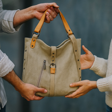 Lade das Bild in den Galerie-Viewer, Hochwertige & ergonomische Multifunktionstasche inkl. 3-in-1-Tragesystem