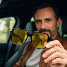 Lade das Bild in den Galerie-Viewer, OptiNight - Weniger Blendung. Mehr Sicherheit
