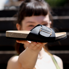 Lade das Bild in den Galerie-Viewer, OrthoMia - Schmerzlindernde Kork-Sandalen mit Schnallenriemen-Design für Damen
